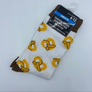 Men's Fashion Socks; White & Yellow with Pretzels